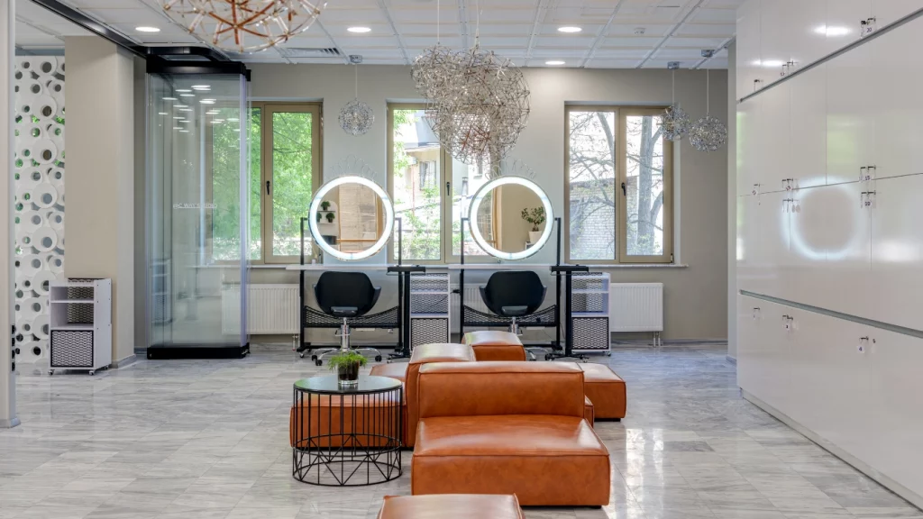 Кресла и журнальный столик